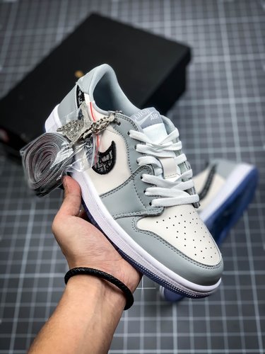 性价比纯原版 Dior x 乔丹/Air Jordan 1